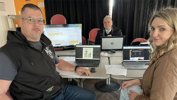 Insegnanti in classe con Roberto Bianchi di Global Digital Web Insegnanti in classe con Roberto Bianchi di Global Digital Web